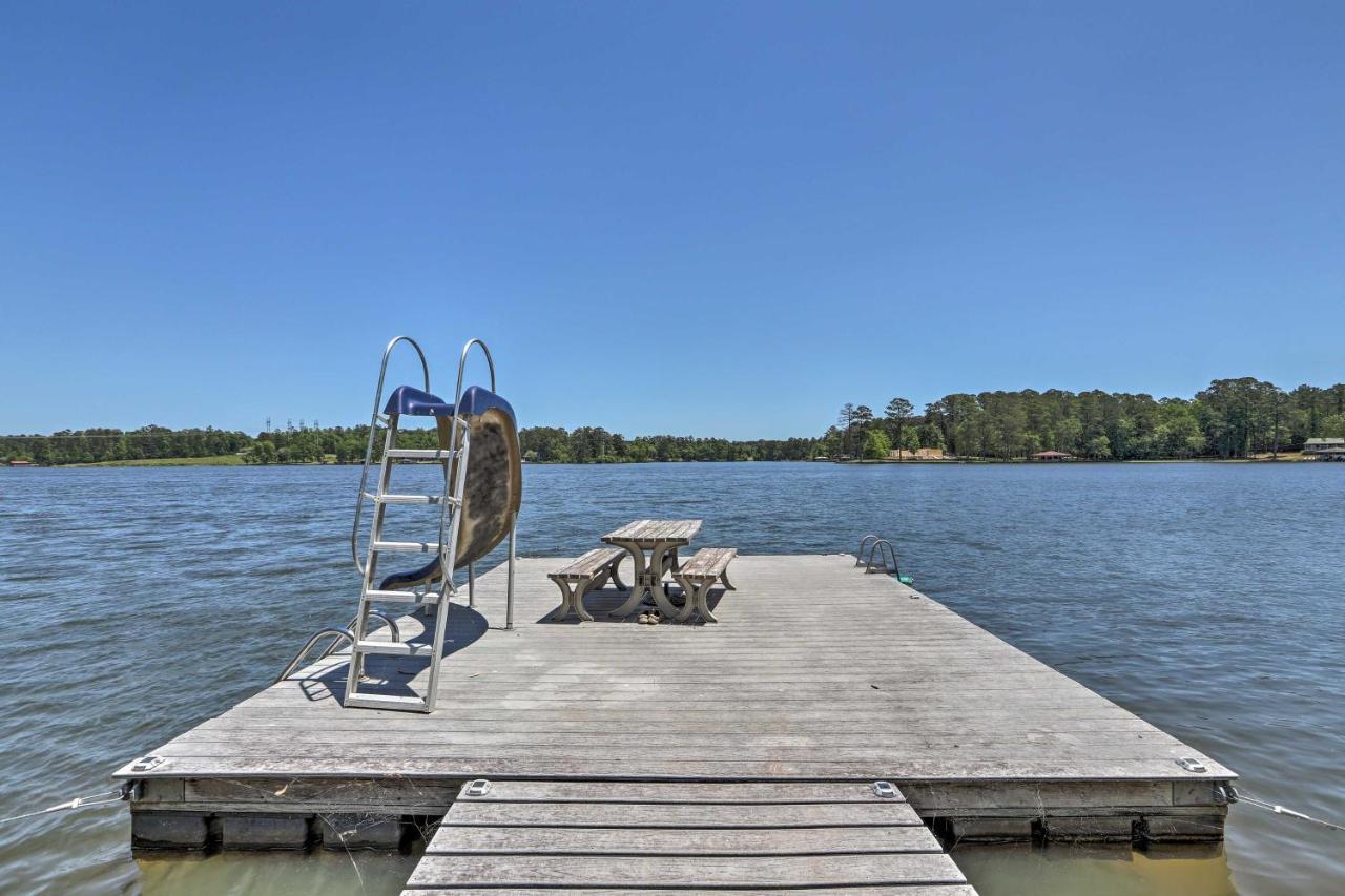 House With Dock And Slide Situated On Lake Sinclair! Sparta Kültér fotó